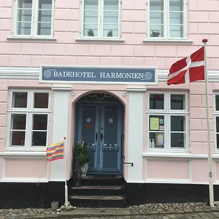 Harmonien Aparthotel 3*